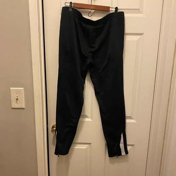 Under Armour - Picture 5 of 9